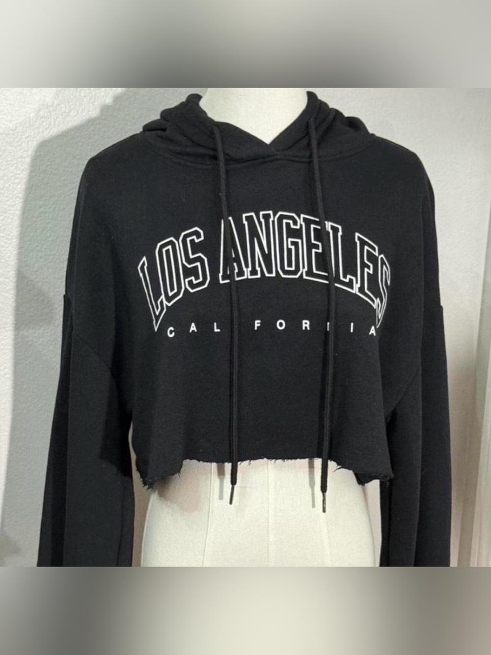 Cropped Los Angeles Graphic Hoodie - Black